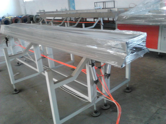 PVC 관개/관을 위한 플라스틱 관 생산 라인 쌍둥이 나사 압출기/PVC 관 밀어남 기계