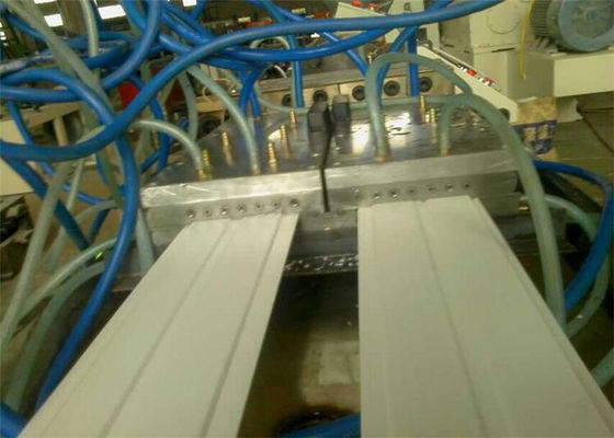 문/창 생산을 위한 완전히 자동적인 PVC WPC 플라스틱 단면도 밀어남 선