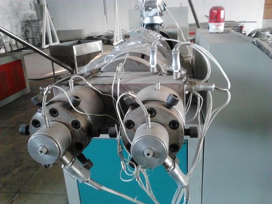 좋은 가격 PVC 쌍둥이 나사 플라스틱 관 밀어남 선, 관 압출기 기계 온라인으로