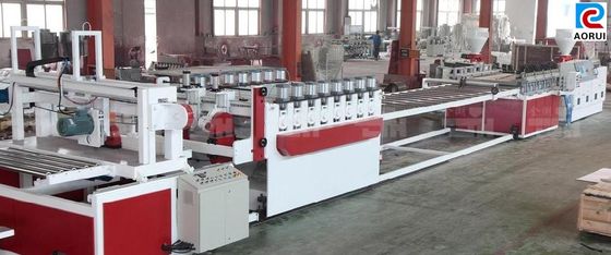 좋은 가격 PVC WPC 널 생산 라인 건축 템플렛 Formwork 건물 부엌 널 만들기 온라인으로