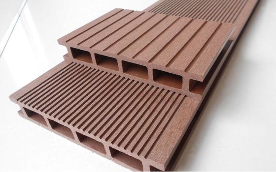 좋은 가격 Buidling 광고물을 위한 PVC 지붕 폴리우레탄 거품 기계 나무로 되는 깔판 온라인으로
