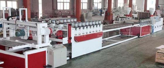좋은 가격 쌍 스크루 PVC WPC 발포 보드 기계 80m3/Min 5.5 kw 온라인으로