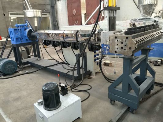 좋은 가격 380V 50hz Wpc 거품 널 기계, 기계를 완전히 자동에게 하는 Pvc 거품 장 온라인으로