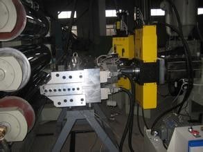 좋은 가격 기계 ISO9001를 만드는 1220mm WPC 건축 템플렛/WPC 가구 널 온라인으로